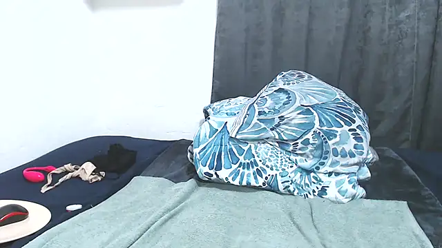 Kittykhloe22 - finger pussy