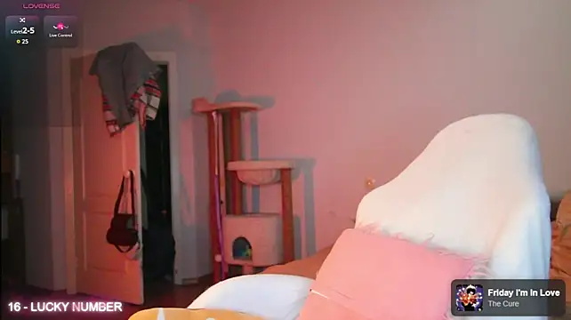 Ms_allison_w - naked doggy and spank ass