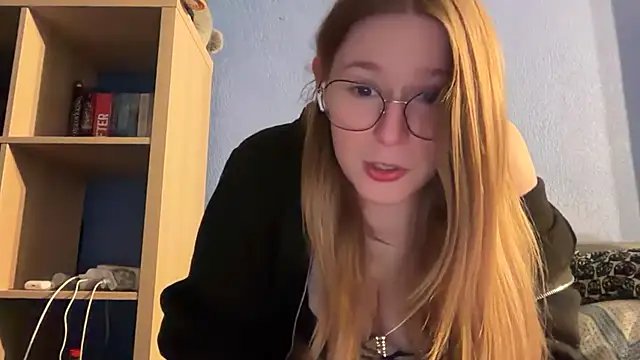Thepretiestgirlhere - je crache sur mes seins 💦🍒