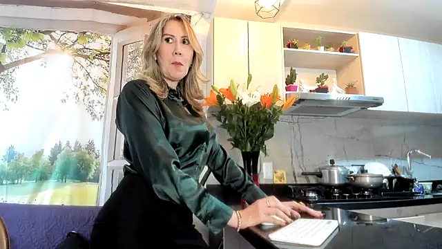 Ashleymilf_1 - happy start to the week