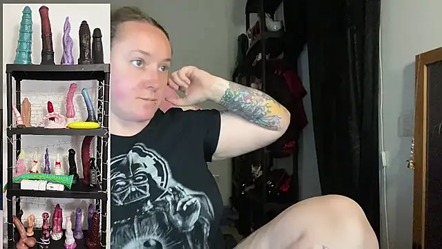 Kisicaxx - fuck my pussyy with HUGE dildo