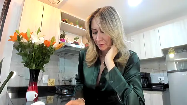 Ashleymilf_1 - happy start to the week