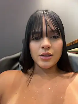 Bella-Ferrer - Show breasts in cafeteria