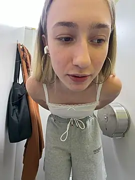 Lia-see-ya - Lift my top up & play naked Tits |WC🥵