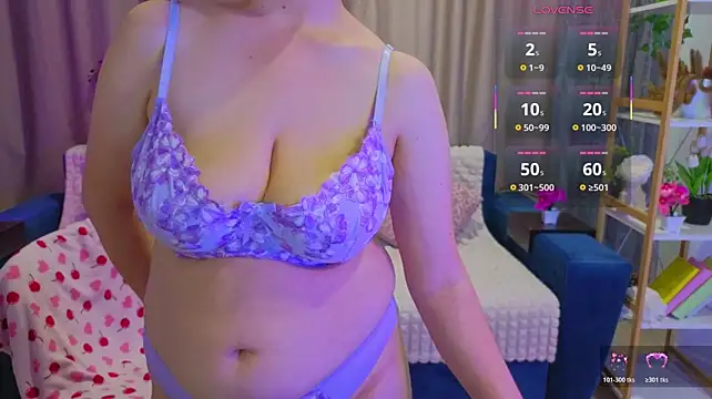 Luisa_Rosee - Slap my tits.