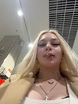 AngelinaTous - I'll show you my boobs on the street🌸