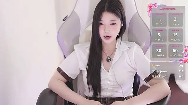 Kitty_baby77 - 完成任务 全裸M腿 5分钟