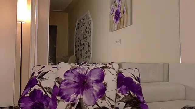 Mia_yuko - oil show