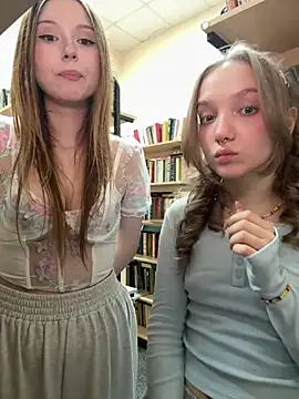 Bambi_lu - Lulu show Jenny how to remove pants!🧨️️