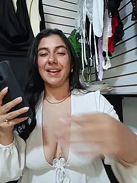 ViolettaWalton1 - Naked in store public