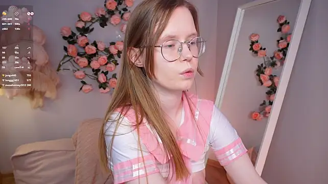 More_Sonne - 1 finger inside my wet pussy 💕