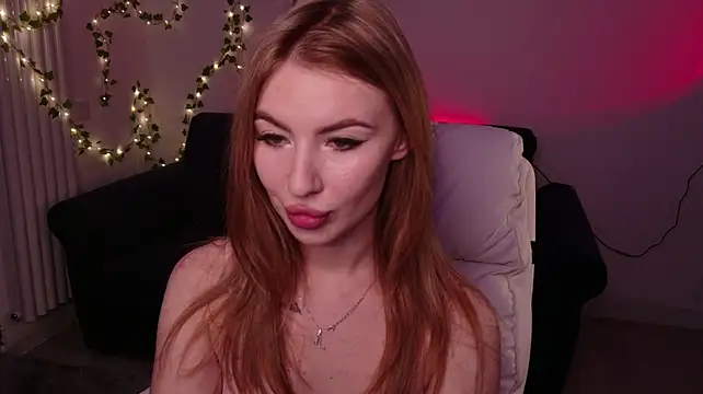 Larentiaa - show my underboobs