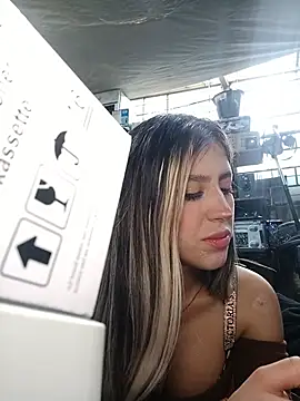 Eva_222 - SHOW BRA +NIPPLES