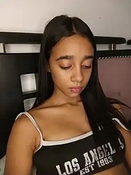 Zoe_Sweett18 - Naked+ finger in the ass
