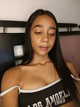Zoe_Sweett18 - Naked+ finger in the ass