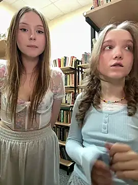 Bambi_lu - Lulu show Jenny how to remove pants!🧨️️