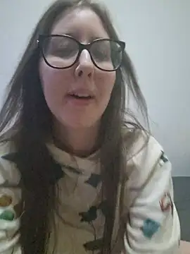 Sarah459 - Lábujj szopás