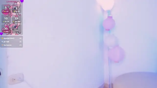 Nikkibaby_ - Remove top + boob play💕