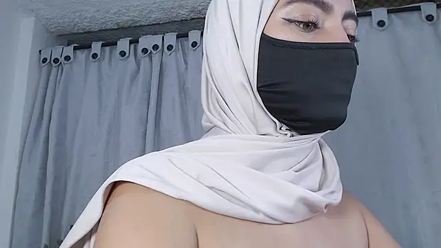 Jade_nassar - squirt while I masturbate