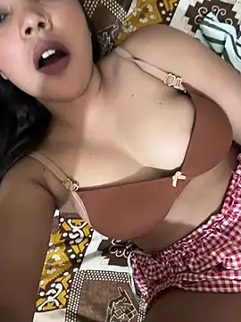 Heena-khan-12 - Boobs show and face show