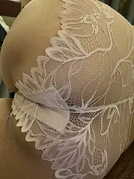 Hara_lusia83 - She has big and sexy breasts.