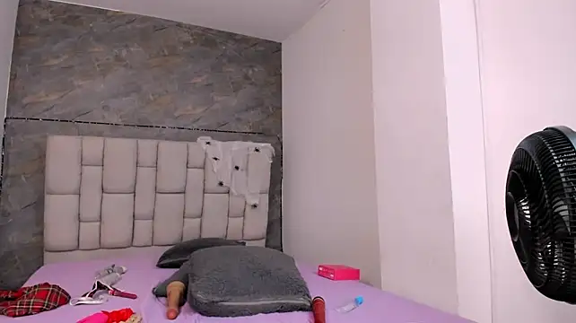 Lily_rose1 - ride my dildo