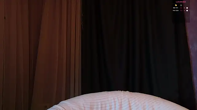 Tiffanyhunt - Topless tease with fake cum