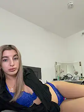 SweetMiiia - Suck on my 2 Fingers like on ur dick 🍌
