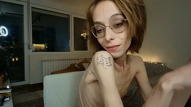 Amber_quell_here - body tour (close ups on everything)