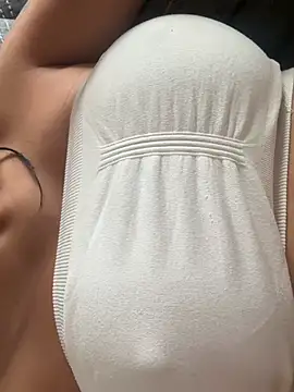 Cheresay - Me quedo sin blusa por 5 minutos