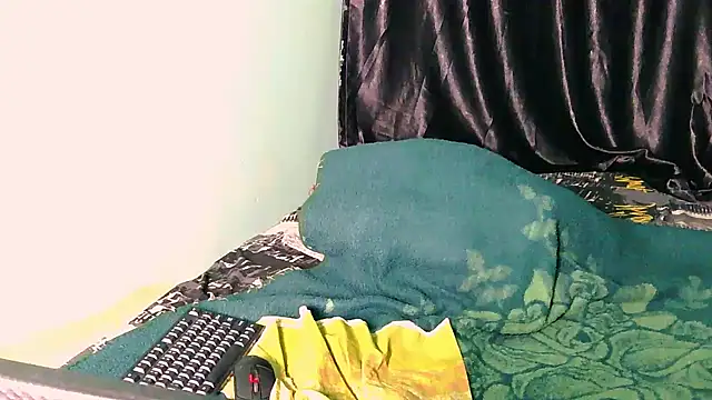 Fuckable_Nasty_MILF - nude ass twerking
