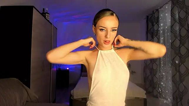 PlayfulDaisy - Oil ass and twerk🥵