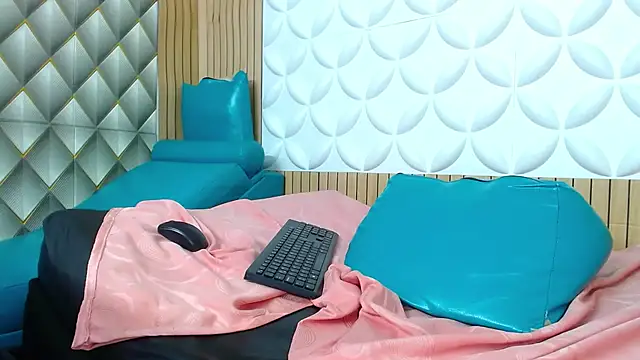 Camillefresitares - Two fingers in pussy closer slowly