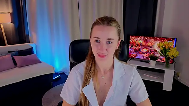 IrisBloommm - Spank me HARDER 👋😫