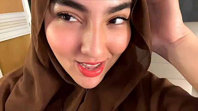 Malika_Noor - Feet tease + touch 💋