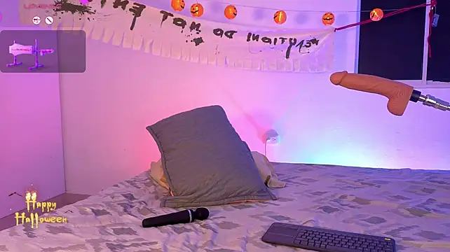 Lucie_petite - slap tits x8