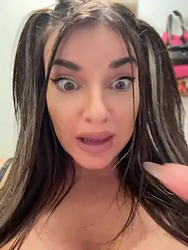 JessycaFlame - Squirt vacuum pussy