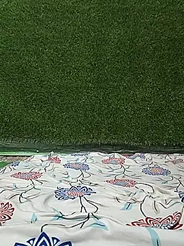 V-Queen-Riya - Full nude in public