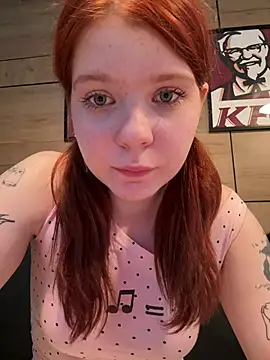 Freaky__Nikki - put one finger inside my pussy :O