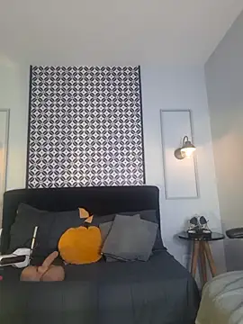 Amber_gold_ - remove panty and masturbation (zoom)