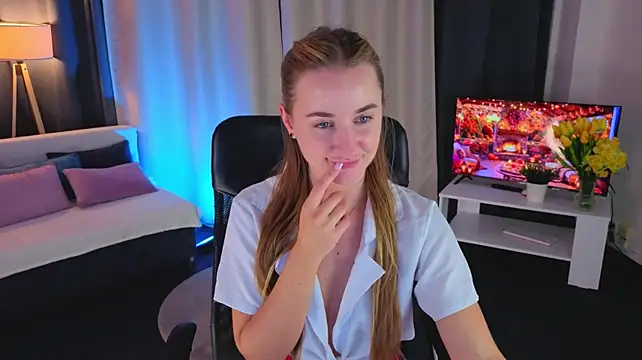 IrisBloommm - Panty tease 🫦