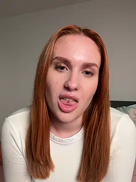 ChiaraVelvet - Show Boobs and Play 30 sec🥵💦