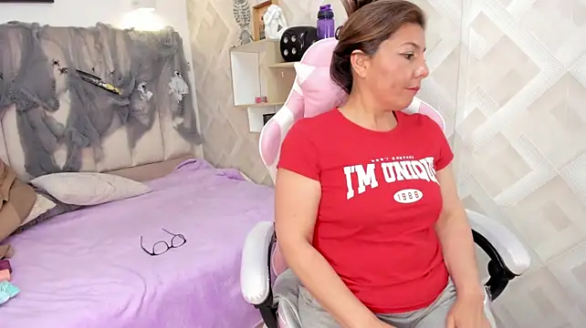Clhoe_Johnson - 🍒PINCH NIPPLES AND SPIT🍒