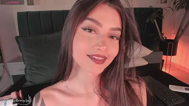 Giselle_royy - RIDE TORSO + PLUG ANAL