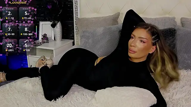 Quinn_Ivy - Let's finger this pussy 💦(toycontrol)