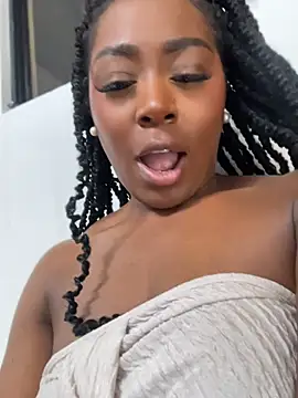 Cynthia_es - Rub my clit with fingers 🔥