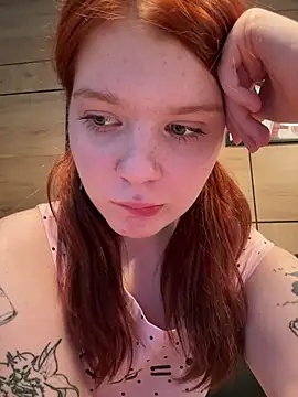 Freaky__Nikki - put one finger inside my pussy :O