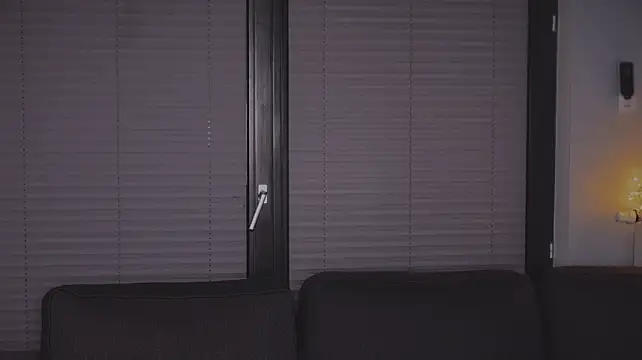 Viktoria_www - SHOW AND SPANK ASS
