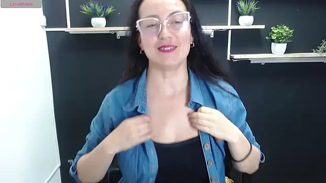 Lauryn_Jones - SHOW MY TITS