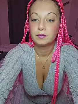 Chaudesquirt - Toute nue + 3 ou 4 doigts chatte + 🎁